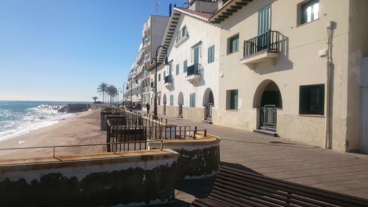 La Marina, Casa En Playa San Pol De Mar, Barcelona Villa Sant Pol De Mar Luaran gambar